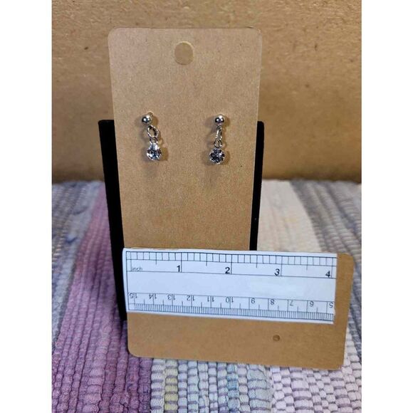 (3 for $15)~JoMa~ Silvertone Dangle Australian Crystal Earrings- NWT - Picture 2 of 4